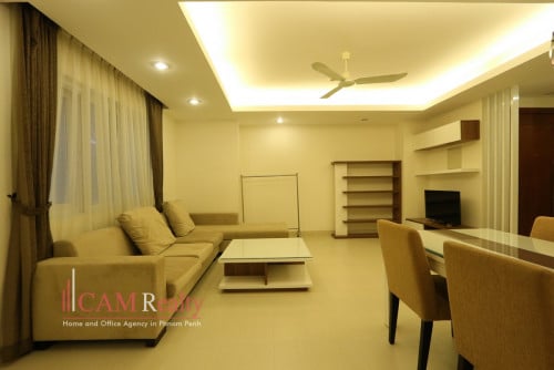 BKK1 area| Spacious 1 bedroom serviced apartment for rent in Phnom Penh | Rooftop pool & Gym