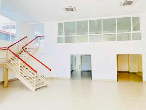 Building For Rent In Beoung Keng Kang 1 (BKK1), LS: 17x27m, BS: 3,000sqm, 08 Floors, 33,000$