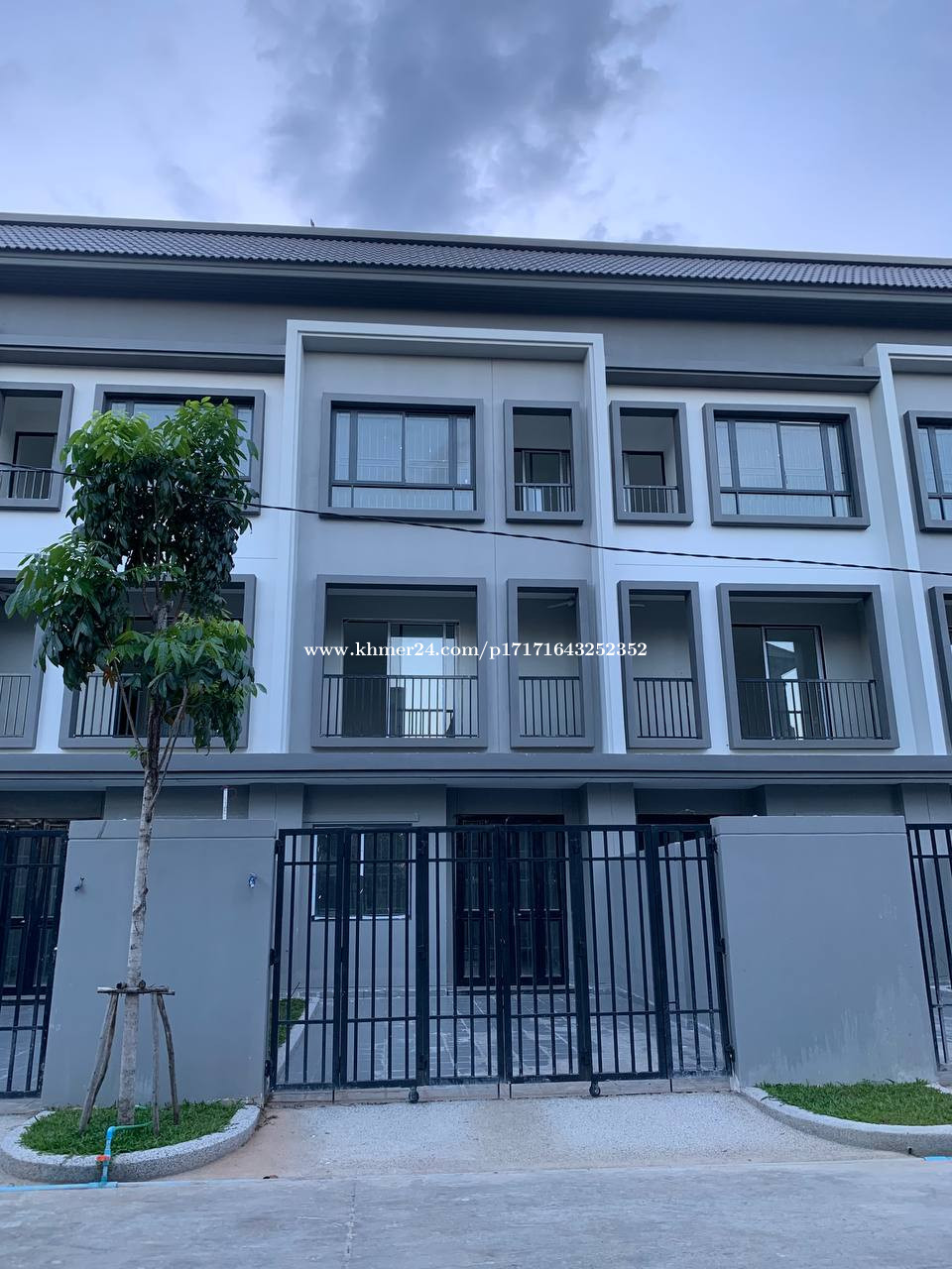 Link house LA for rent at Chip Mong The Land Mark 50m in Prey Sa