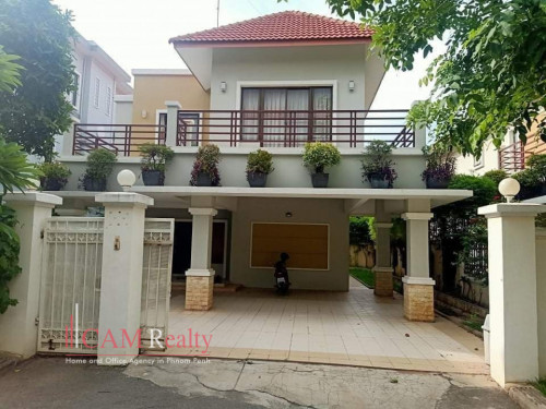 Nice 4 bedrooms villa in gated community for rent in Toul Kork area, Phnom Penh