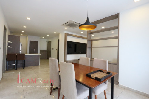 BKK1 area| Very nice 2 bedrooms serviced apartment for rent | Rooftop pool, gym, steam &amp; sauna