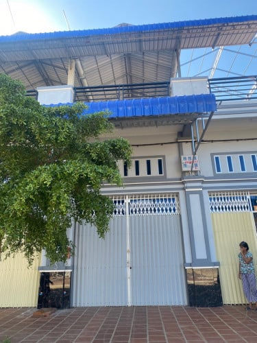 ផ្ទះ ក្នុងក្រុងបាត់ដំបង សំណង់រឹងមាំ លក់ ក្នុង តម្លៃពិសេស