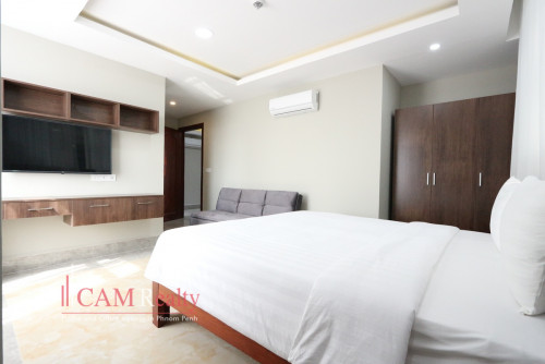 BKK2 Area| Modern style 3 bedroom serviced apartment for rent (pool, gym, steam & sauna)