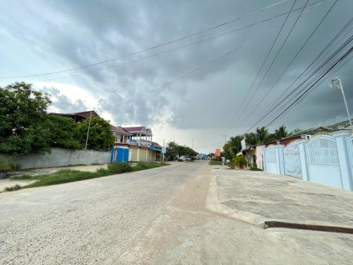 ដីផ្ទះ លក់ជិតផ្សារទំនើប អ៊ី អន3 (AEON Mall 3)