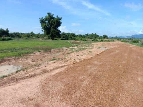 Land for Sale in Factories Zone close to National Road 41