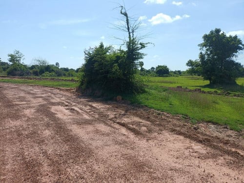 Land for Sale in Factories Zone close to National Road 41