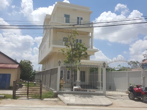 🏠Villa for Rent 5 Beds Near Borey Chhouk Va1 area