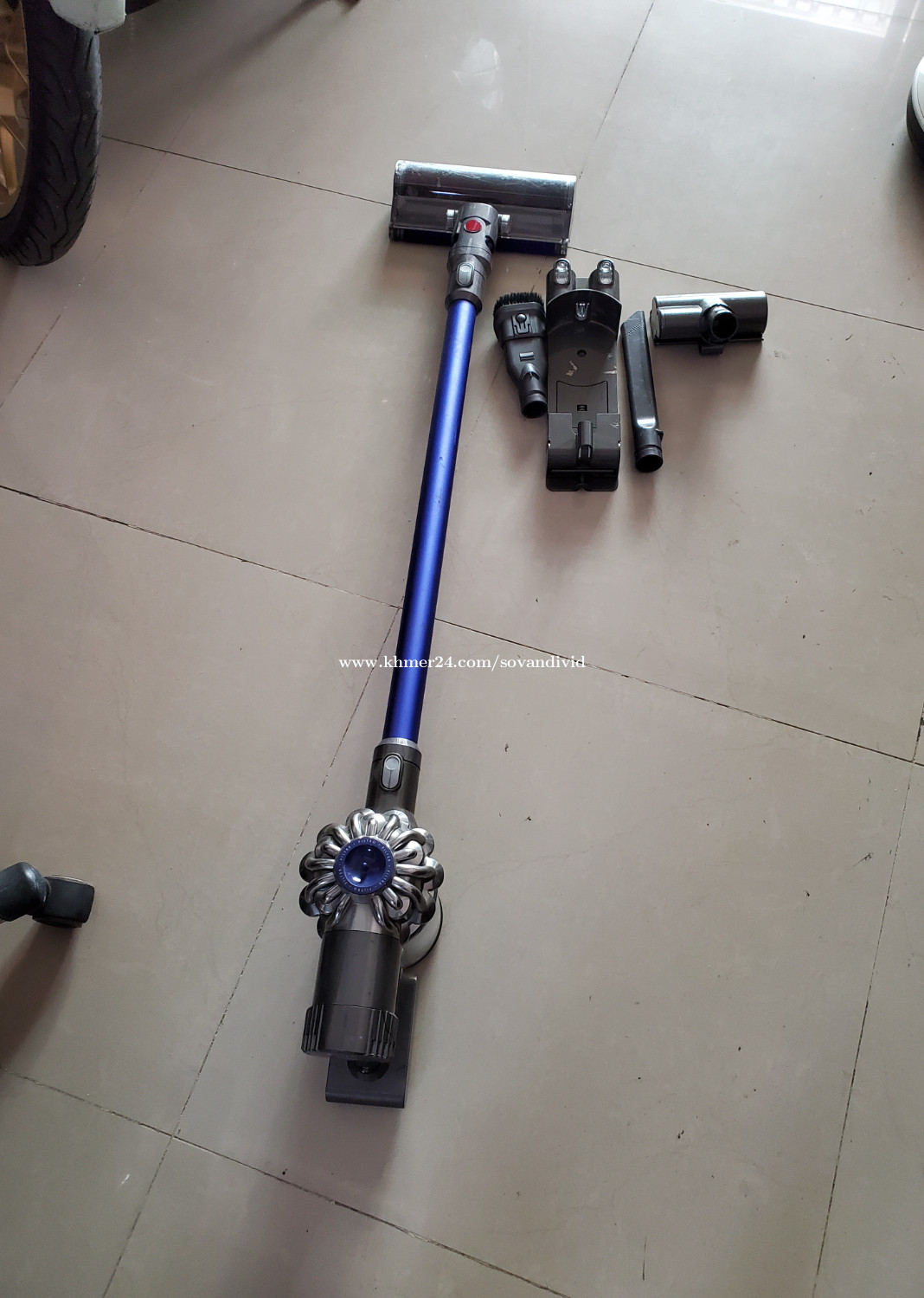 Dyson vacuum cleaner secondhand Brand 