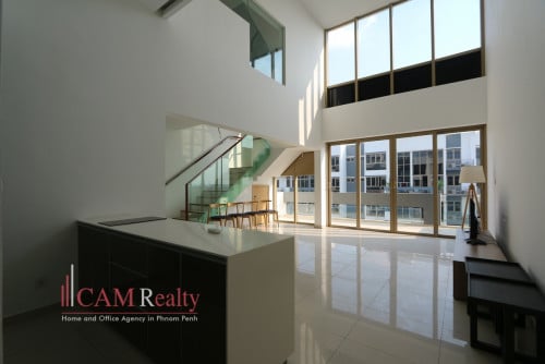 Street 2004| Duplex 4 bedrooms penthouse apartment for rent in Phnom Penh| Pool, Gym & Jacuzzi