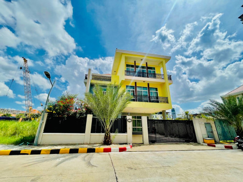 Modern Villa For Rent In Elite Town, Koh Pich, Near Aeon 1 Mall, 03 Floors, 05 Bedrooms, Have Furniture, 4,800$ Per Month
