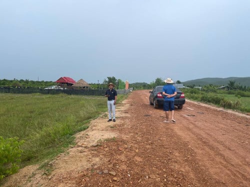 ដីលក់ខាត (40m x 57m) ប្លង់រឹង