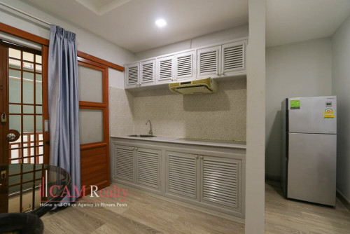BKK1 area| 1 bedroom serviced apartment for rent| Private balcony