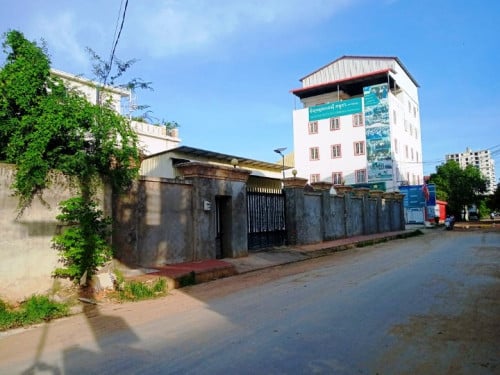 ឃ្លាំង និងដី 600 (m2) សម្រាប់ជួល ក្នុងតំបន់សែនសុខ