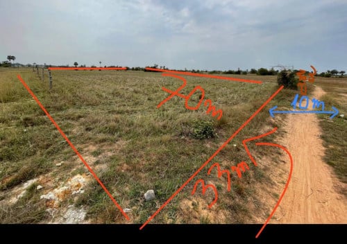 ដីលក់ចុះពីផ្លូវជាតិ51ប្រហែល500ម (33m x 70m)