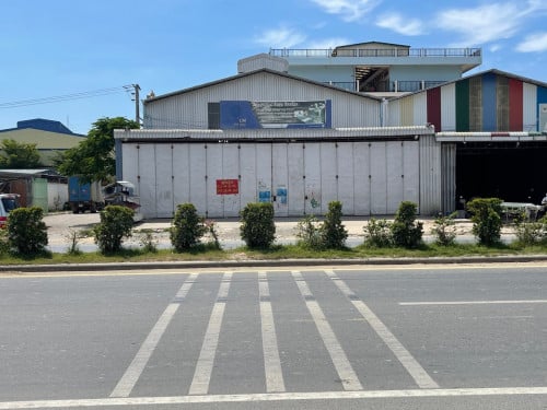 ដីនិងឃ្លាំងសម្រាប់ជួល