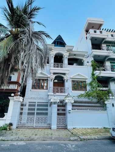 Villa For Rent Near Independent Monument, 03 Floors, 05 Beds, 3,000$ Per Month