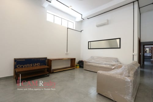 Western style 2 bedrooms renovated town house for rent in Daun Penh