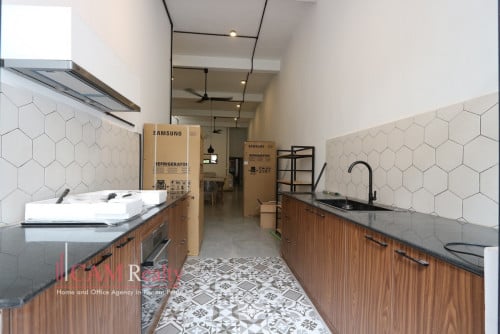 Western style 2 bedrooms renovated town house for rent in Daun Penh