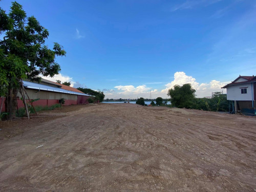 ដីលក់បន្ទាន់ ផ្លូវជាតិលេខ៥ ចចារ River Front Land NR5 For Sale 5号公路土地出售