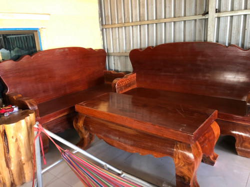 សាឡុងឈុតធំឈើ រាជកុល