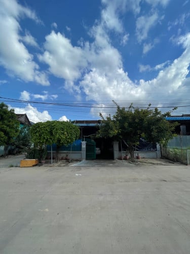 ផ្ទះលក់ជិតផ្សារក្រុងព្រៃវែង លក់បន្ទាន់