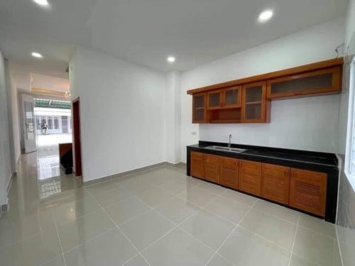 ផ្ទះលក់បន្ទាន់ បុរីពិភពថ្មីកំបូល២