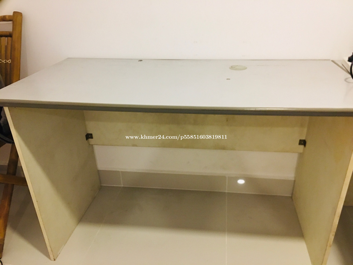 computer desk Price 25.00 in Phnom Penh, Cambodia comeon laurent