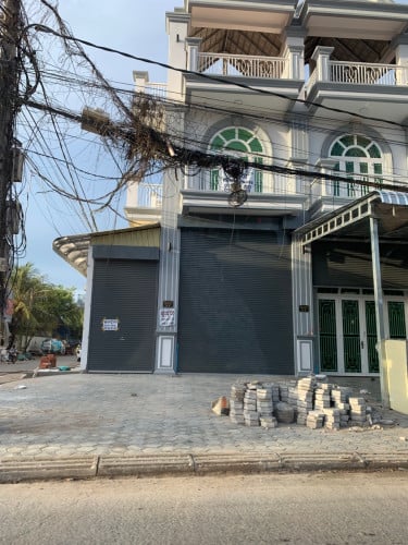 Property No. 0085 ផ្ទះអាជីវកម្មកែងសំរាប់លក់ មានចំណូលជួលស្រាប់