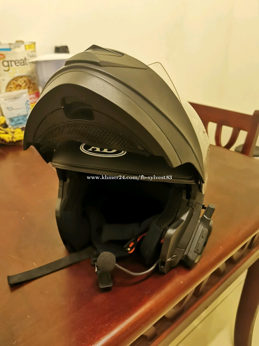 Full face helmet with Bluetooth Price 75.00 in Phnom Penh, Cambodia