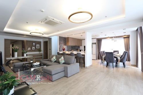 【日本語も対応可能】duplex style 5 bedrooms penthouse serviced apartment for rent in BKK1 area Phnom Penh