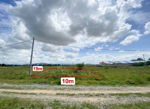 ដីលក់បន្ទាន់ជិតផ្លូវជាតិលេខ3 ទំហ៊ុដី; 10ម×19ម តម្លៃចរចារបាន ធូរថ្លៃក្រោមទីផ្សារ