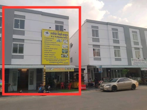 ផ្ទះលក់ បន្ទាន់ 2 ល្វែង មុខផ្សារ មានចំណូលស្រាប់ បង់មុន