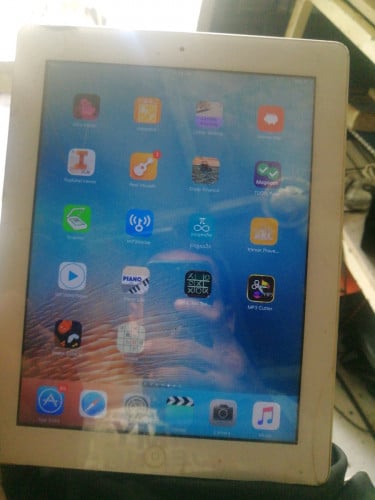 IPAD 2   16GB  WIFI  ...070413770ចង់ បាន ខល