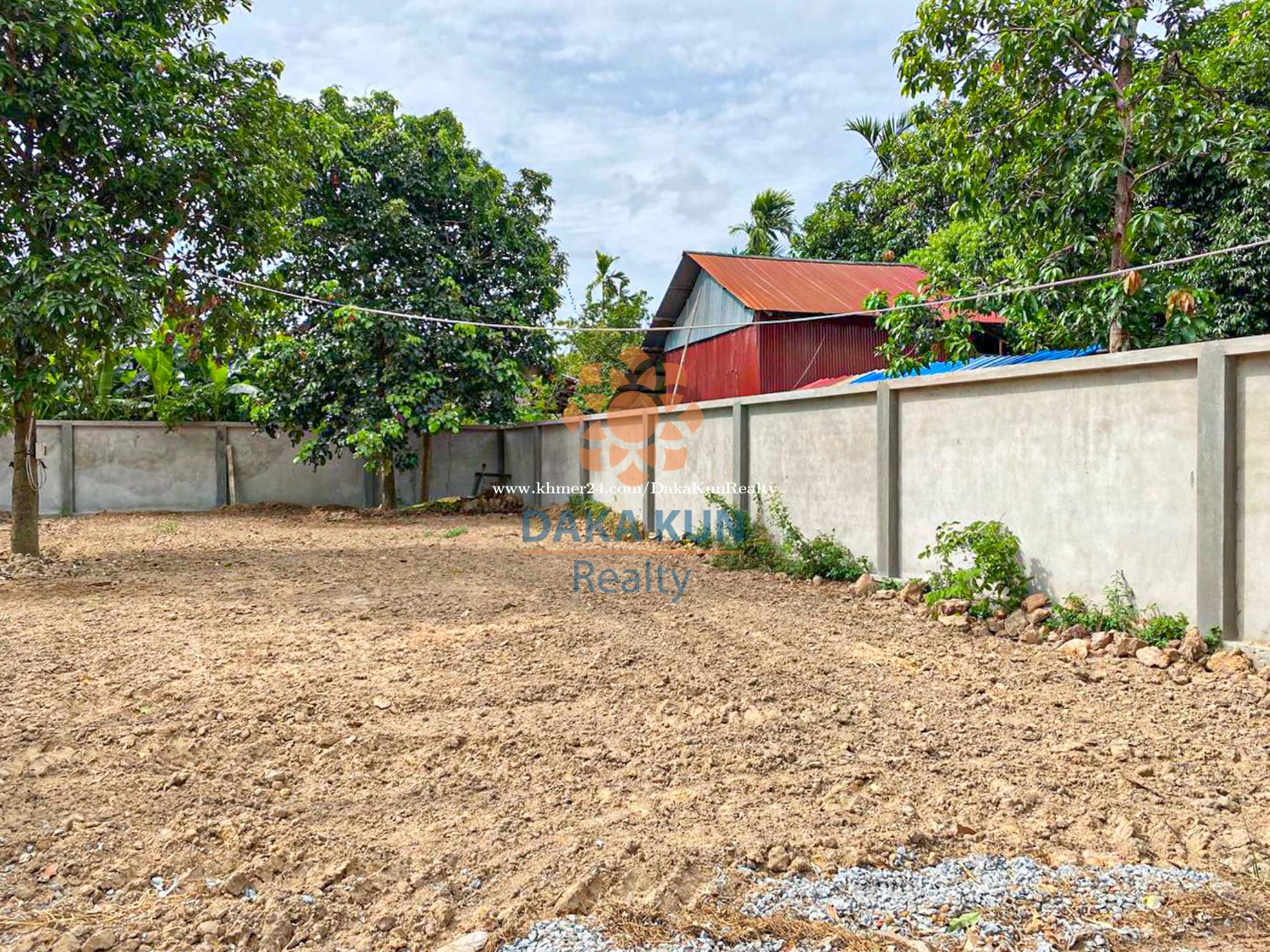 ដីលក់បន្ទាន់, ប្រហែល 30ម៉ែត្រពីស្ទឹងសៀមរាប/Land for Sale in Siem Reap