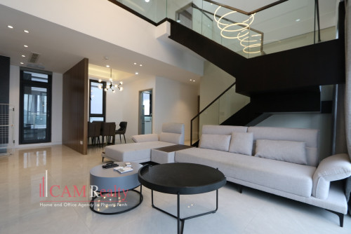 BKK1 area | Luxurious 4 bedrooms serviced penthouse for rent| Pool, Gym and Sky Bar