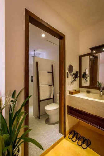 Modern Boutique Hotel For Rent Near Independent Monument, 12 Rooms, 6,000$/M, Have Furniture, Pool