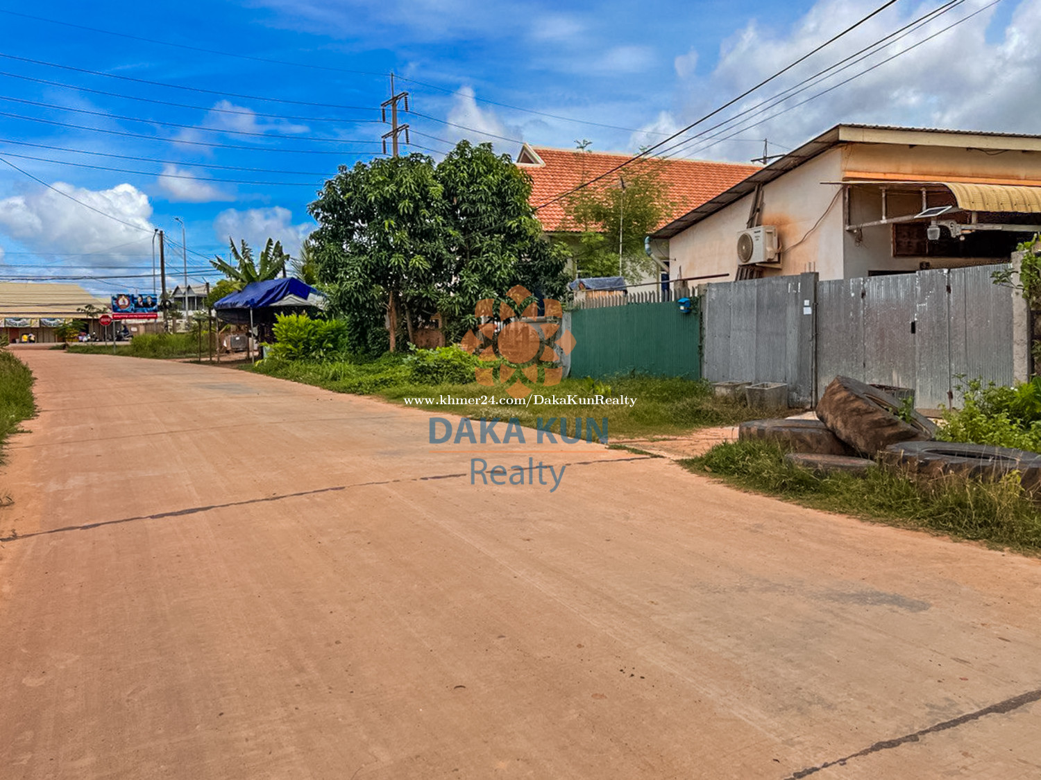 ដីលក់ចុះពីផ្លូវប៉េតុងប្រហែល 100ម៉ែត្រស្វាយដង្គុំ,ក្រុងសៀមរាប/Land for