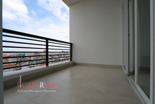 4 bedrooms duplex penthouse serviced apartment for rent in Phnom Penh