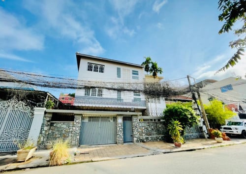 Boutique Hotel For Rent At Daun Penh Area, Near Independent Monument, 16 Rooms 4,500$, Good Area