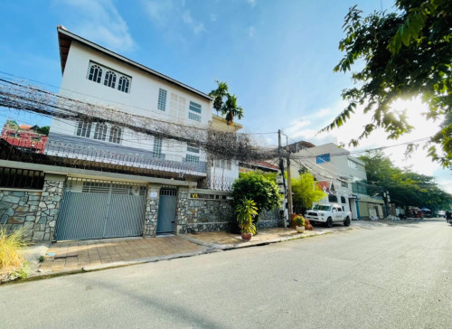 Boutique Hotel For Rent At Daun Penh Area, Near Independent Monument, 16 Rooms 4,500$, Good Area