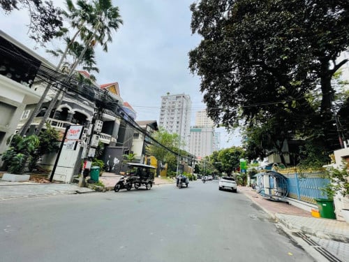 Coffee Shop-Restaurant For Rent Independent Monument, Best Location, 17x30m, 02 Floors, 7,000$