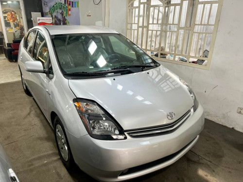 I want to sale Prius 2006 Full option