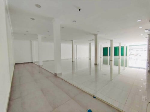 Commercial Showroom For Rent Along St. 2004, Northbridge Area, 12x25m, 4,000$ Per Month