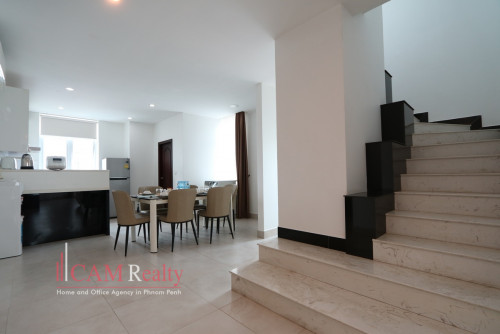 4 bedrooms duplex penthouse serviced apartment for rent in Phnom Penh