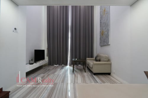 BKK1 area| 1 bedroom duplex serviced apartment for rent| Rooftop pool and gym