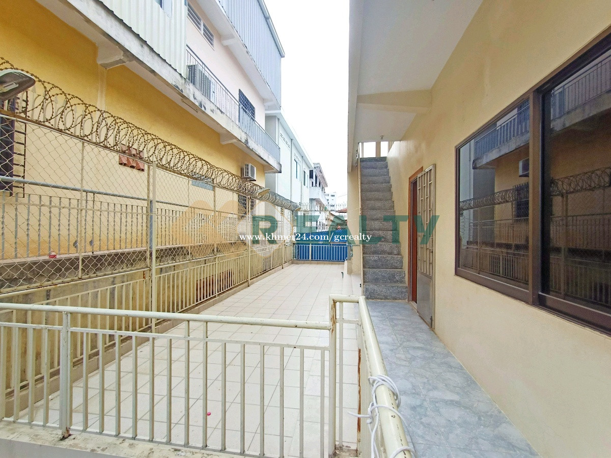 វីឡាសម្រាប់ជួល / Villa for Rent Toul Tom Pong Price 3400.00 in Tuol