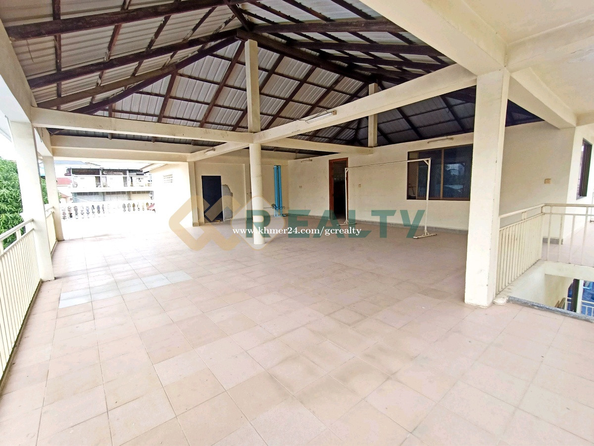 វីឡាសម្រាប់ជួល / Villa for Rent Toul Tom Pong Price 3400.00 in Tuol