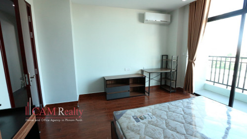 2 bedrooms serviced apartment for rent Tonle Bassak area - Phnom Penh
