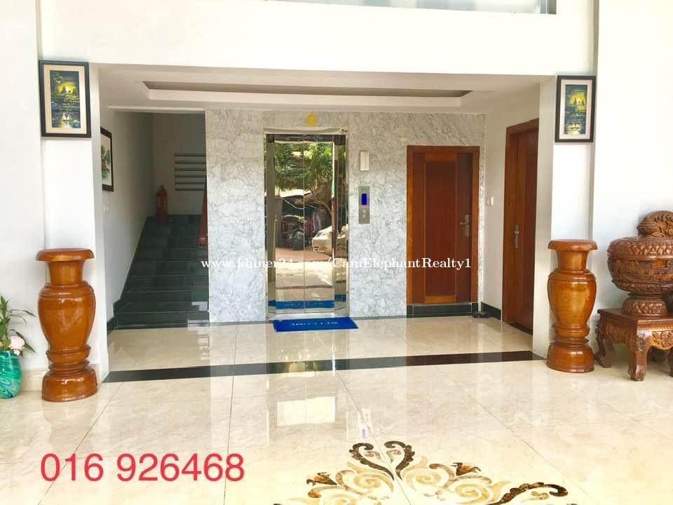 Elevator Fully Furnished Apartment for Rent in Phsar Daeum Thkov