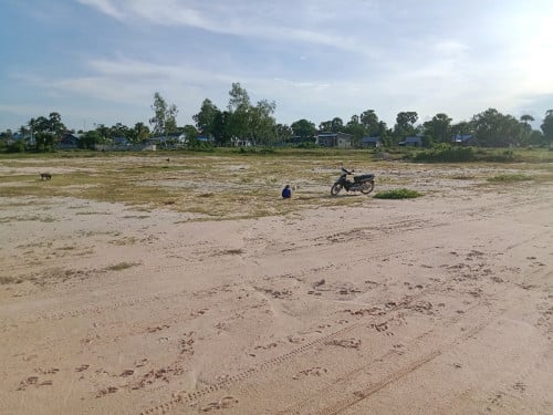 ដីលក់បន្ទាន់ភ្នំតាម៉ៅ